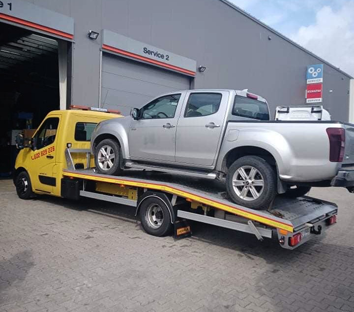 TRANSPORT NA LAWECIE SAMOCHODÓW OSOBOWYCH SOCHACZEW